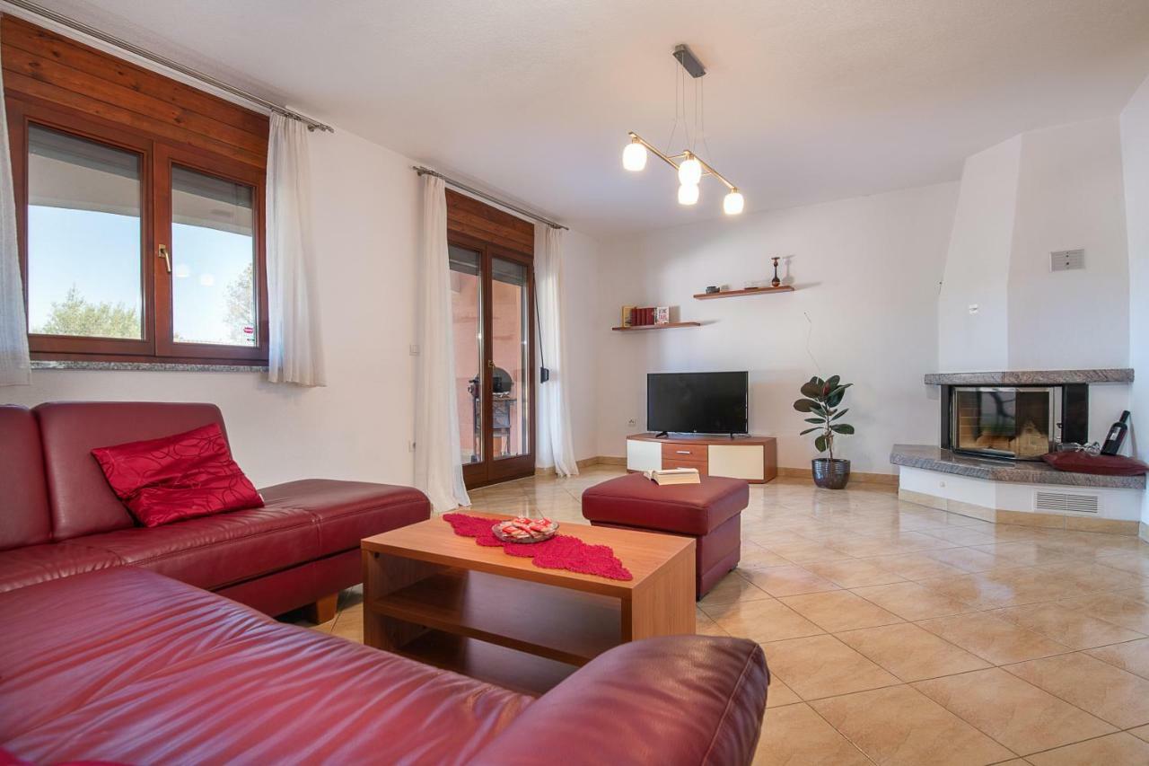Ferienhaus Joy Ližnjan Eksteriør billede