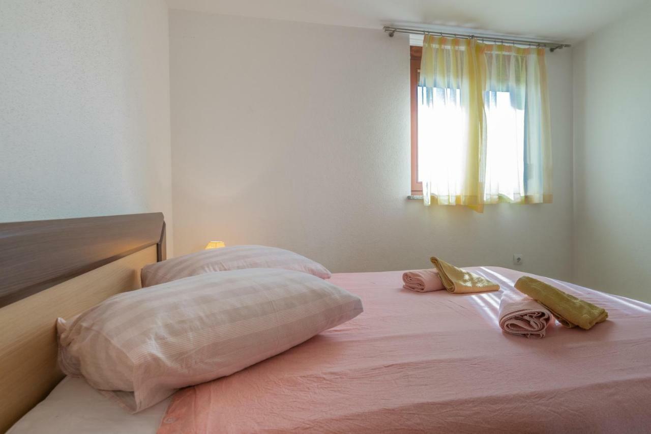 Ferienhaus Joy Ližnjan Eksteriør billede